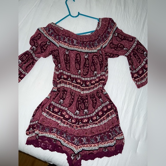 Forever 21 / Raspberry romper with patterns - Picture 2 of 3